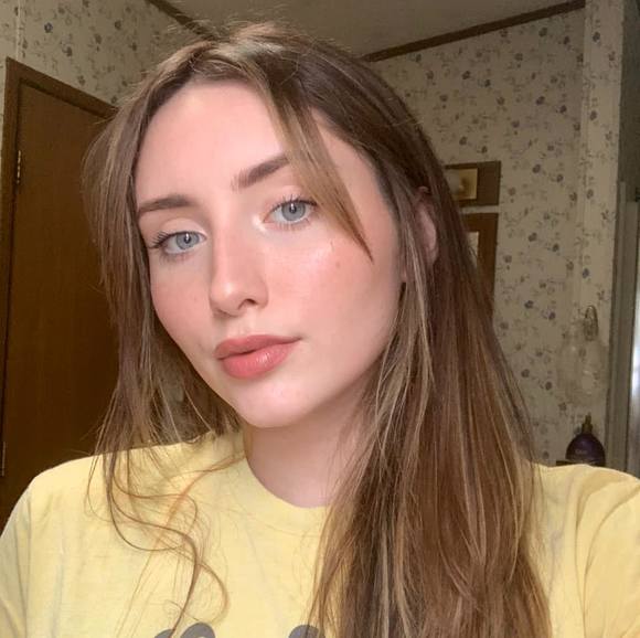 Meet your Posher, Laney - Picture 1 of 1